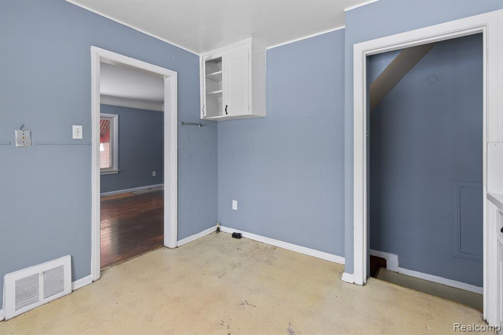 5555 FARMBROOK Street, Detroit, MI 48224 — Photo 7