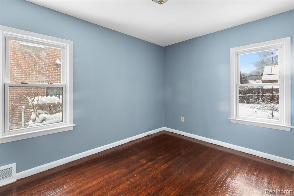 5555 FARMBROOK Street, Detroit, MI 48224 — Photo 8