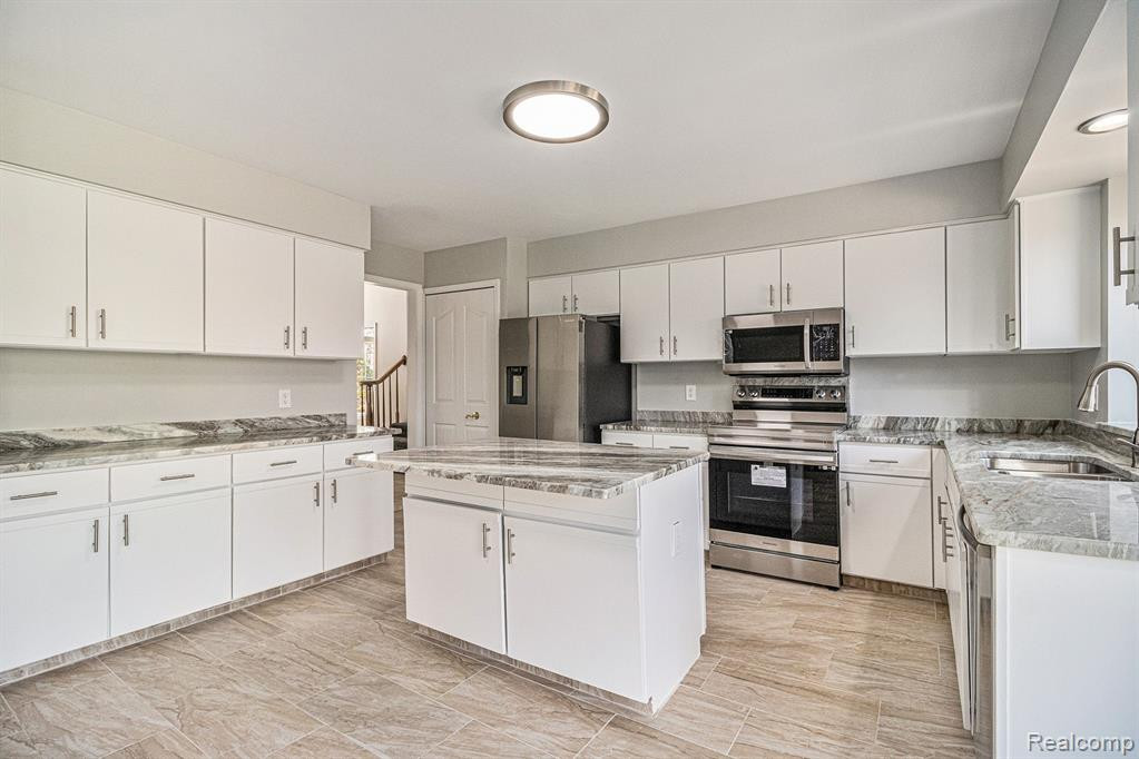 8992 QUAIL CIRCLE Court, Plymouth, MI 48170 — Photo 4