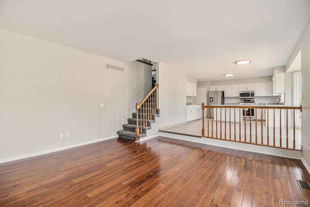 8992 QUAIL CIRCLE Court, Plymouth, MI 48170 — Photo 10