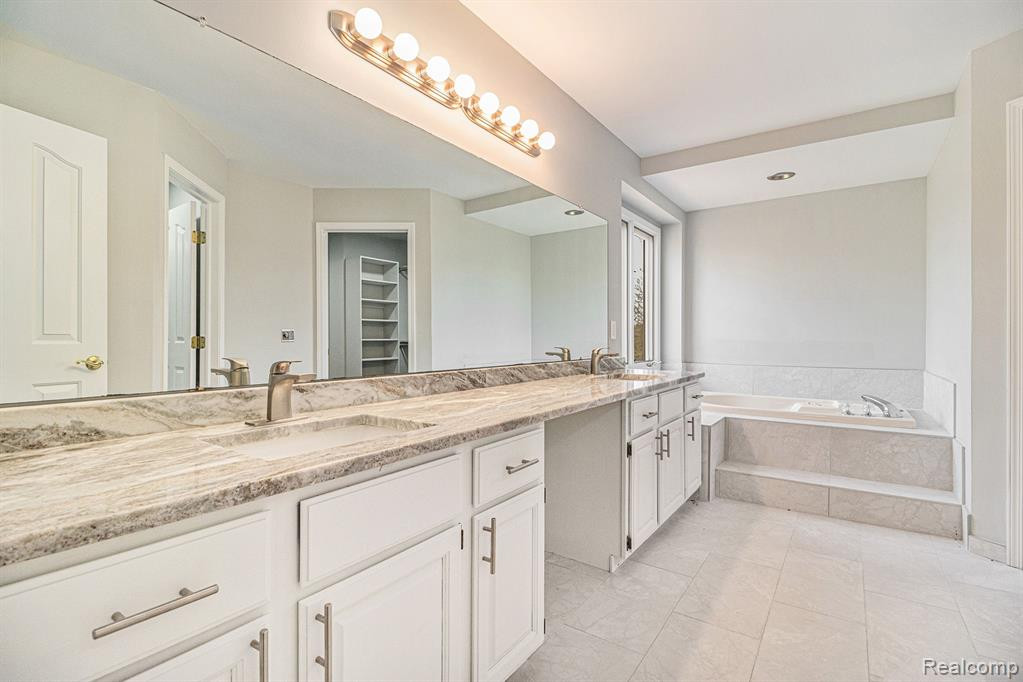 8992 QUAIL CIRCLE Court, Plymouth, MI 48170 — Photo 16