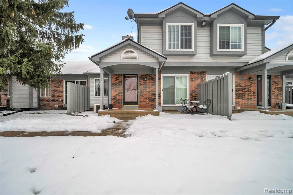 452 NICOLET Street, Unit #6, Walled Lake, MI 48390 — Photo 2