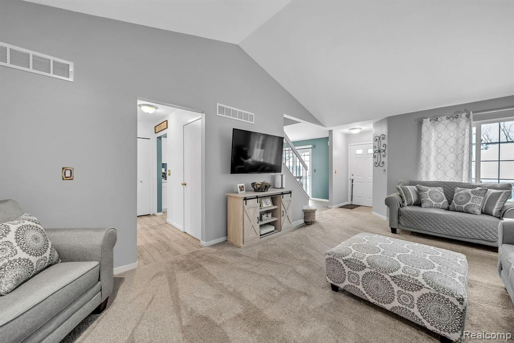 452 NICOLET Street, Unit #6, Walled Lake, MI 48390 — Photo 9