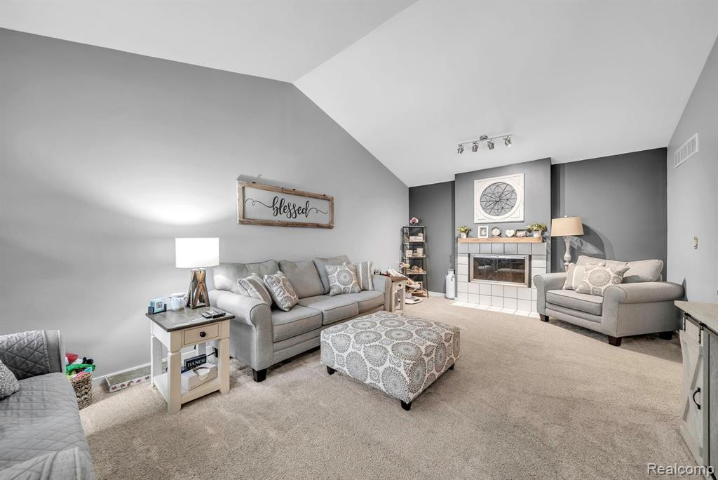 452 NICOLET Street, Unit #6, Walled Lake, MI 48390 — Photo 11