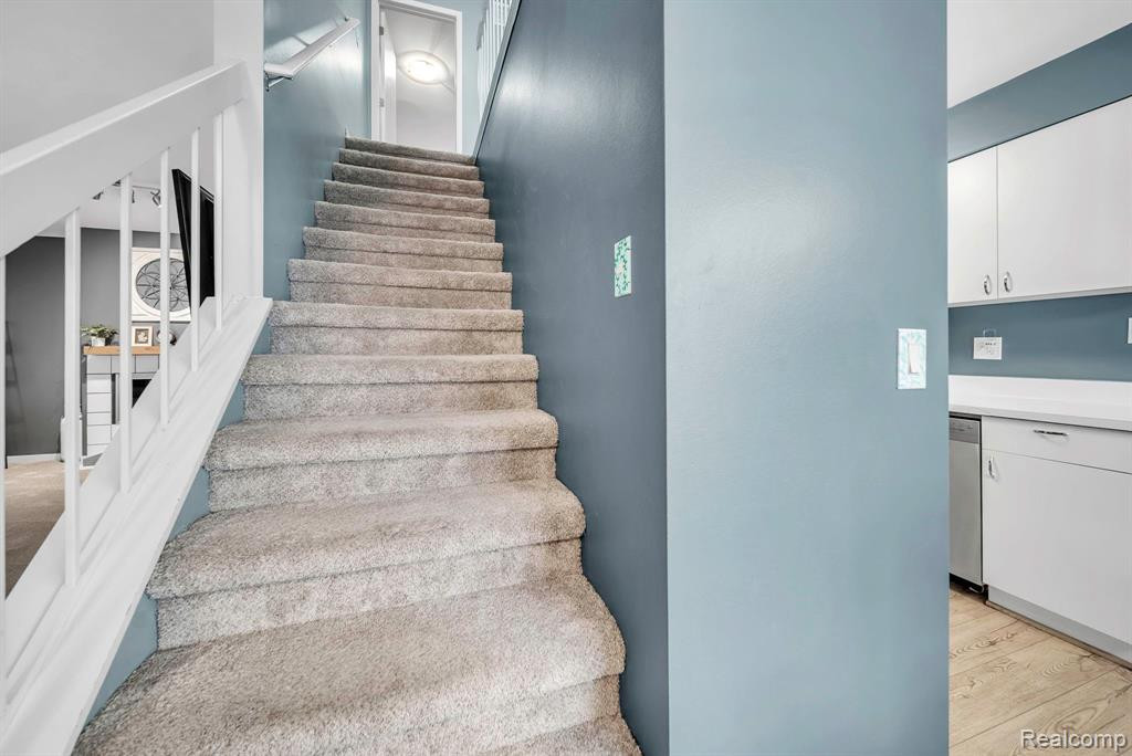 452 NICOLET Street, Unit #6, Walled Lake, MI 48390 — Photo 14