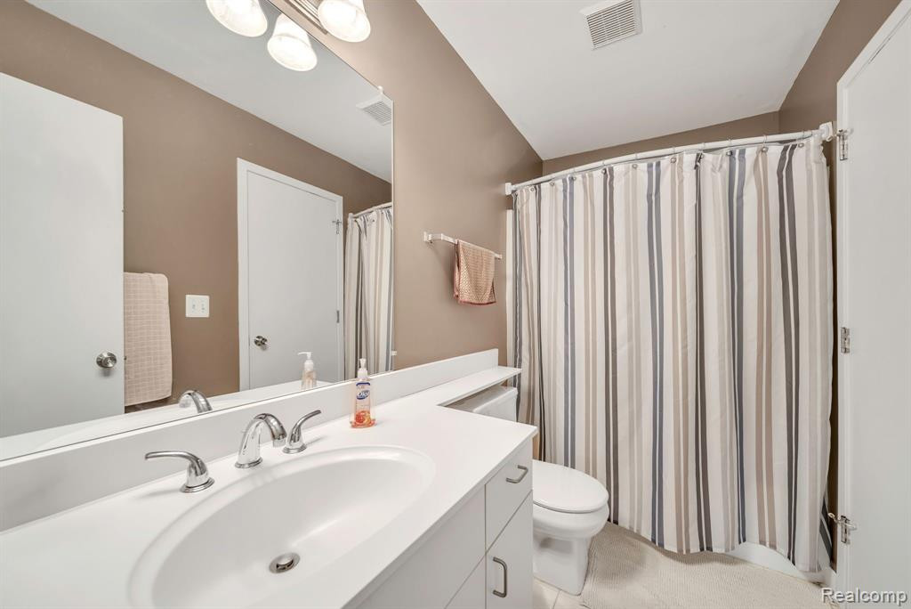 452 NICOLET Street, Unit #6, Walled Lake, MI 48390 — Photo 21