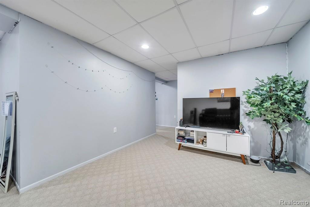 452 NICOLET Street, Unit #6, Walled Lake, MI 48390 — Photo 26