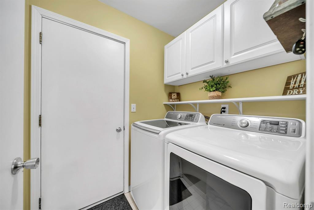 452 NICOLET Street, Unit #6, Walled Lake, MI 48390 — Photo 29