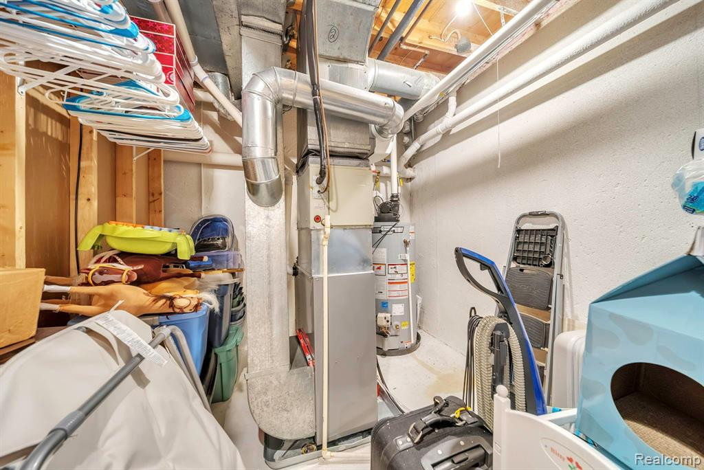 452 NICOLET Street, Unit #6, Walled Lake, MI 48390 — Photo 30