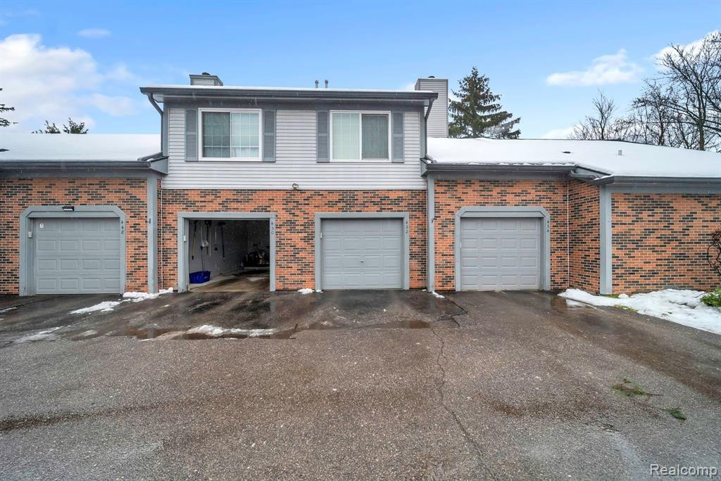452 NICOLET Street, Unit #6, Walled Lake, MI 48390 — Photo 31