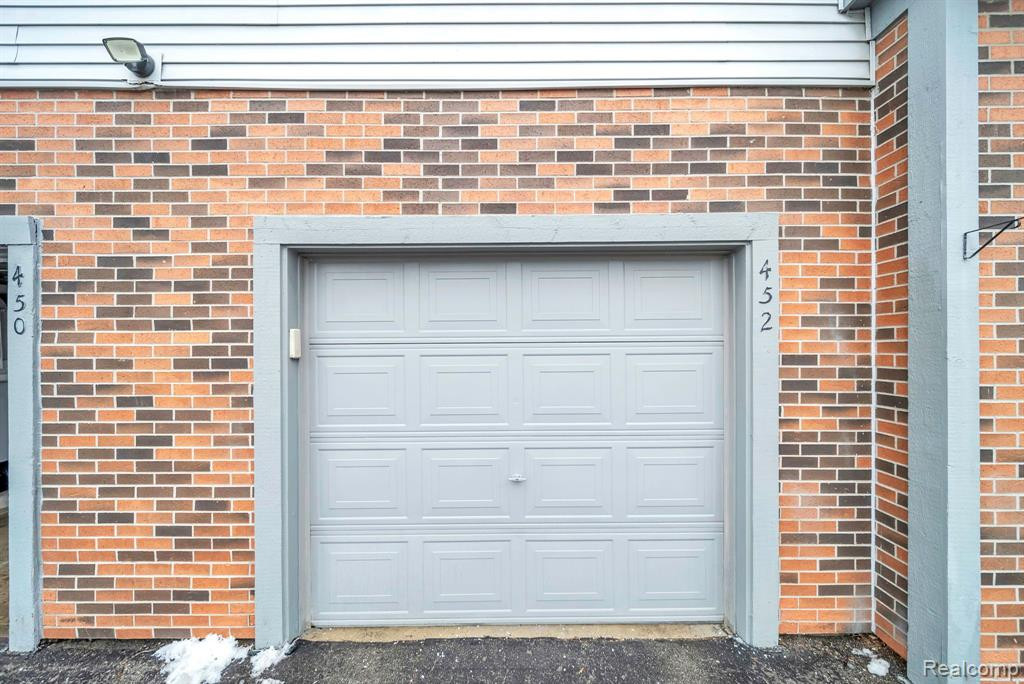 452 NICOLET Street, Unit #6, Walled Lake, MI 48390 — Photo 32