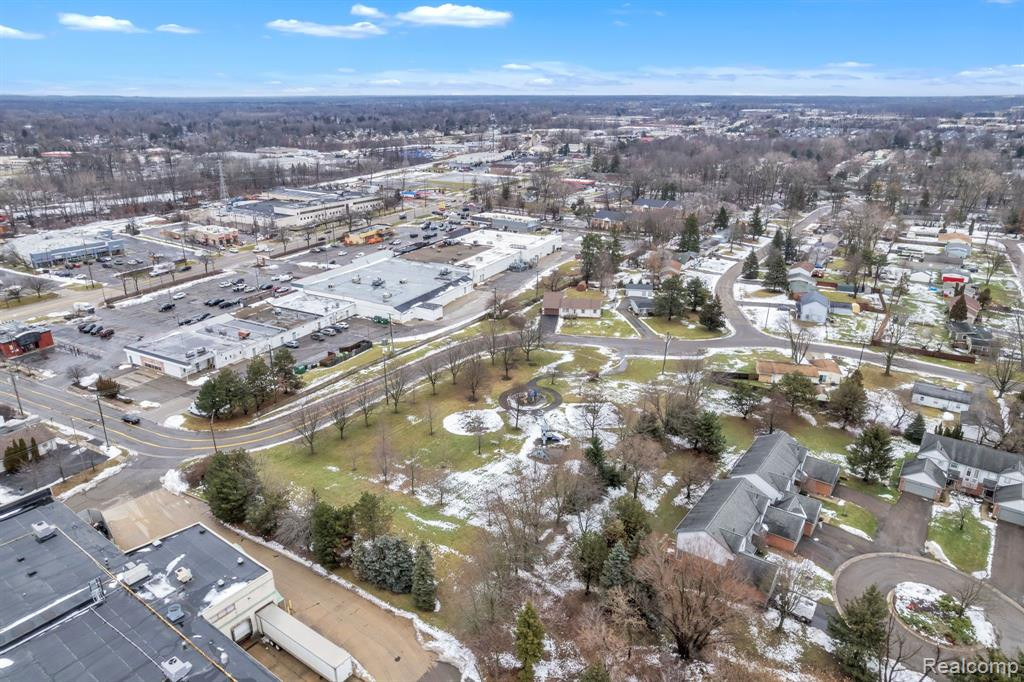 452 NICOLET Street, Unit #6, Walled Lake, MI 48390 — Photo 45