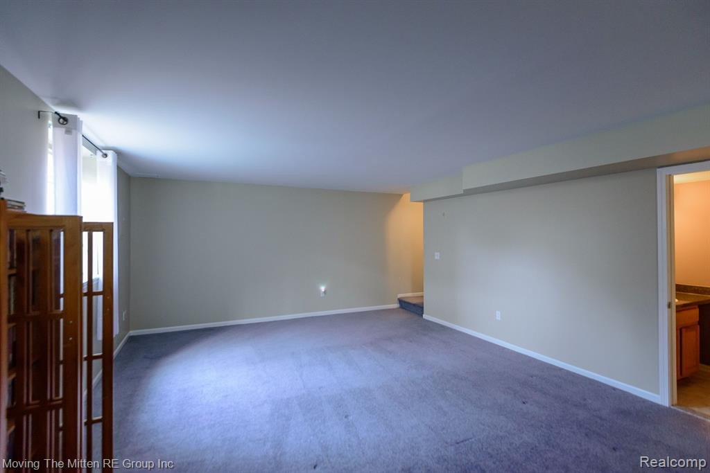 8858 HARDWOOD Drive, Van Buren, MI 48111 — Photo 17