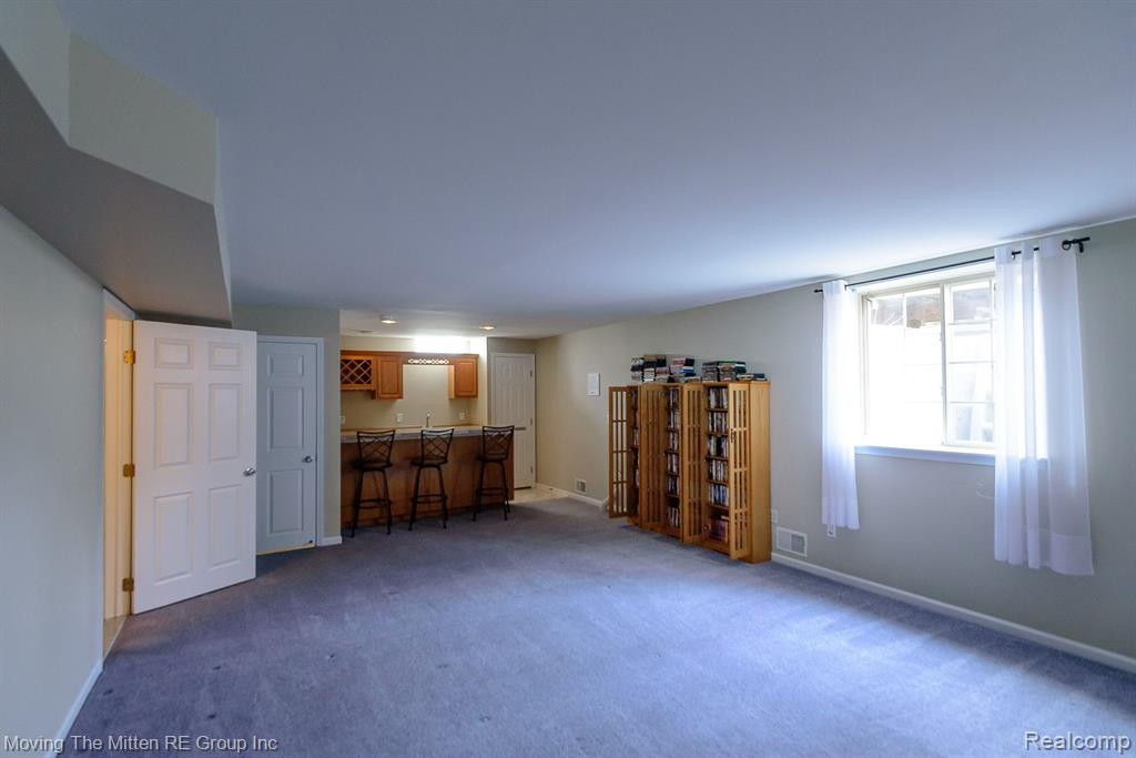 8858 HARDWOOD Drive, Van Buren, MI 48111 — Photo 18