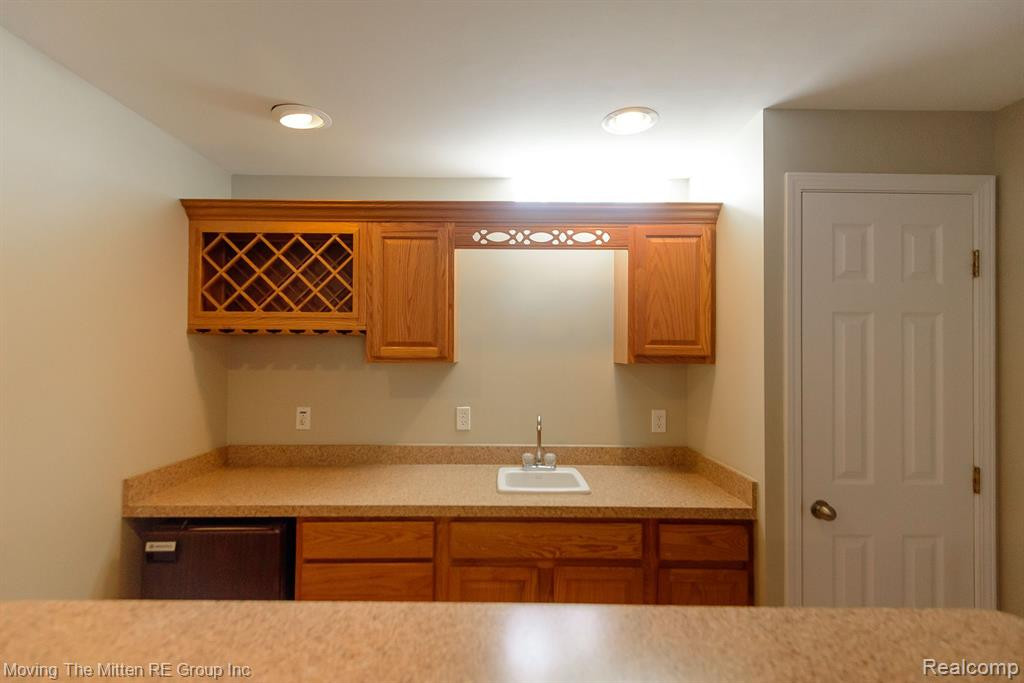 8858 HARDWOOD Drive, Van Buren, MI 48111 — Photo 19