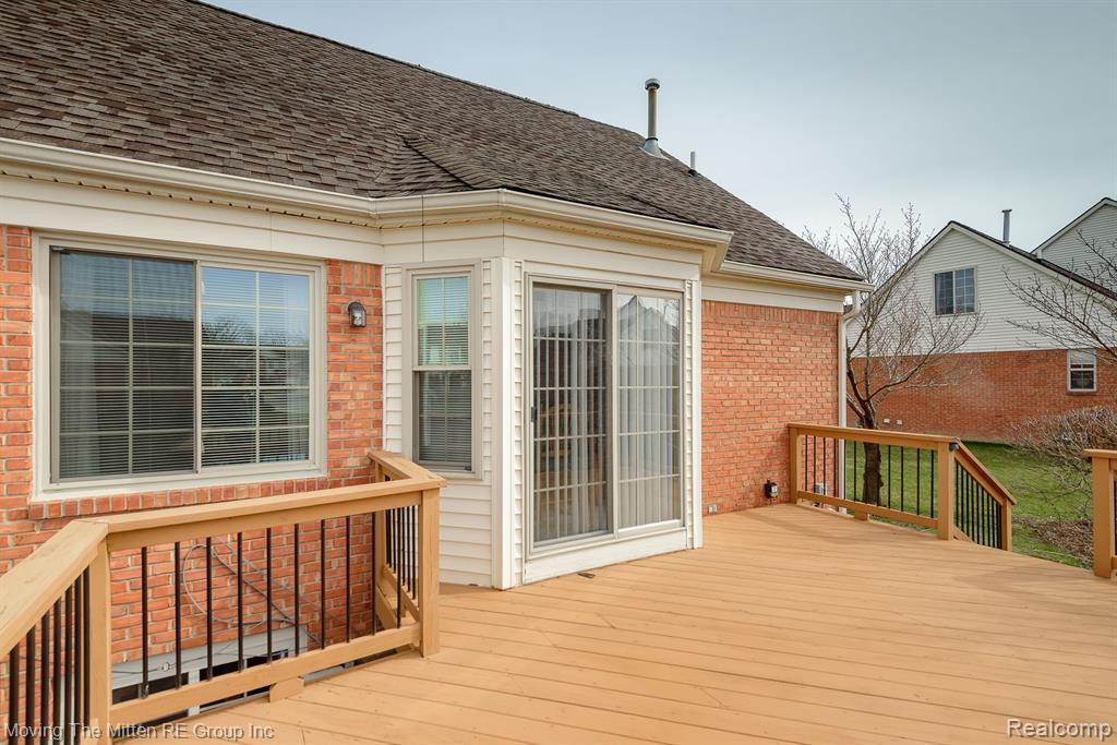 8858 HARDWOOD Drive, Van Buren, MI 48111 — Photo 22
