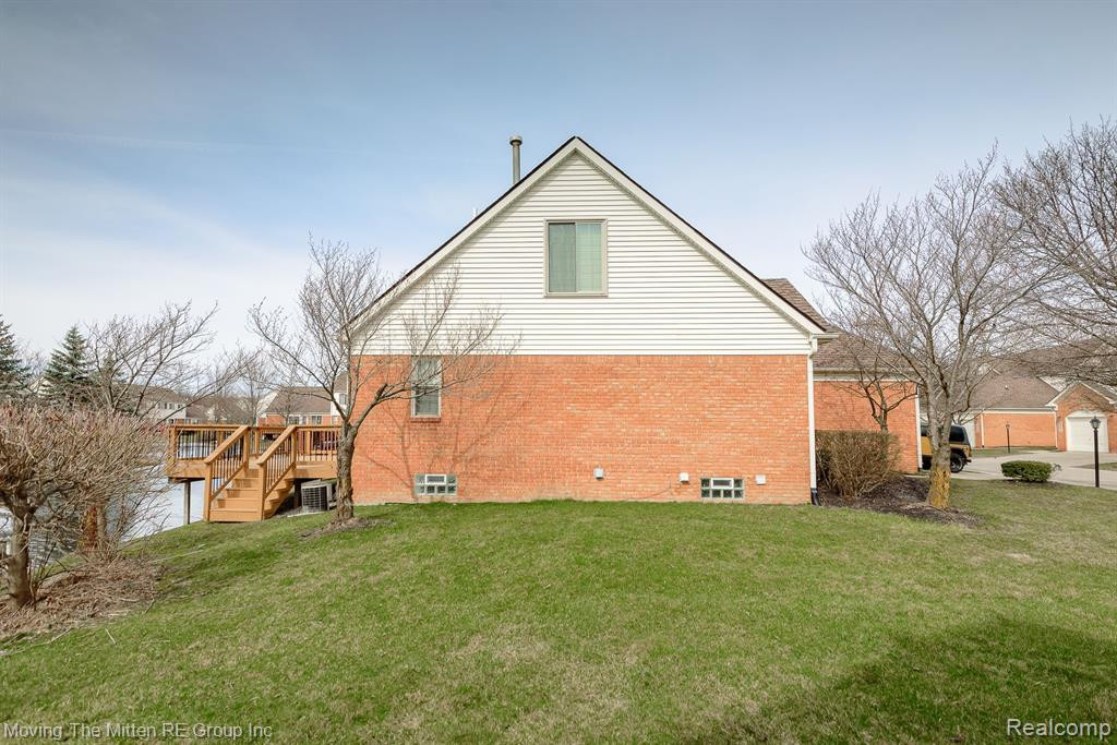 8858 HARDWOOD Drive, Van Buren, MI 48111 — Photo 25
