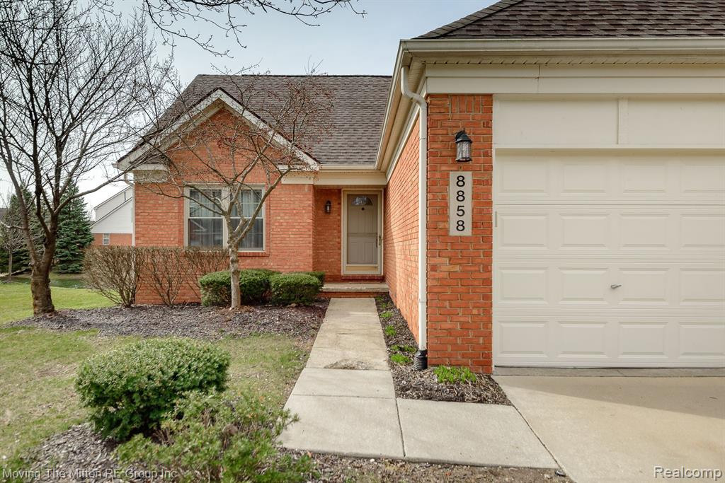 8858 HARDWOOD Drive, Van Buren, MI 48111 — Photo 27