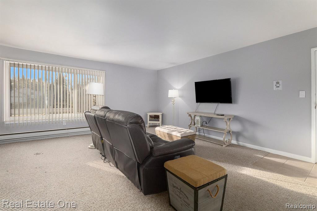 1802 COLONIAL VILLAGE Way, 1, Waterford, MI 48328 — Photo 7
