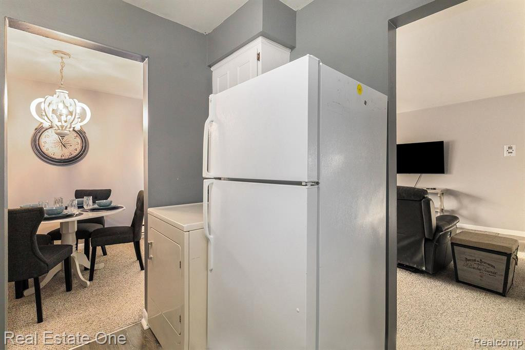 1802 COLONIAL VILLAGE Way, 1, Waterford, MI 48328 — Photo 13