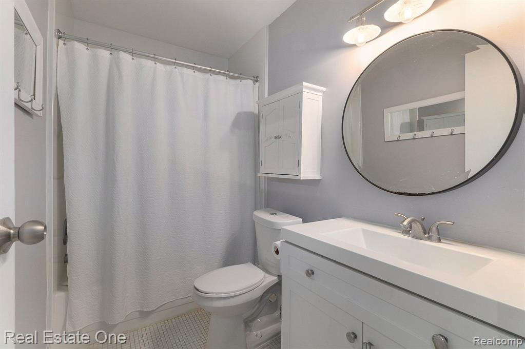 1802 COLONIAL VILLAGE Way, 1, Waterford, MI 48328 — Photo 14