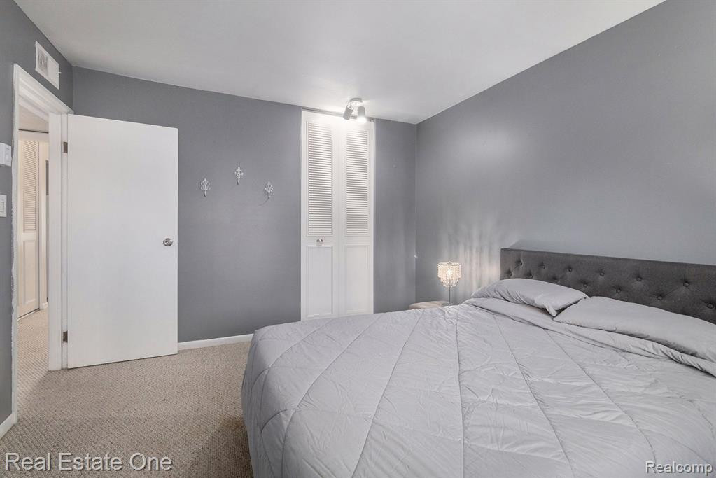 1802 COLONIAL VILLAGE Way, 1, Waterford, MI 48328 — Photo 17