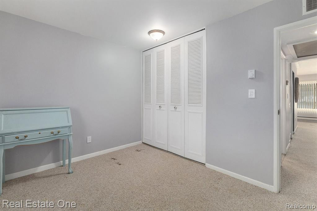 1802 COLONIAL VILLAGE Way, 1, Waterford, MI 48328 — Photo 19