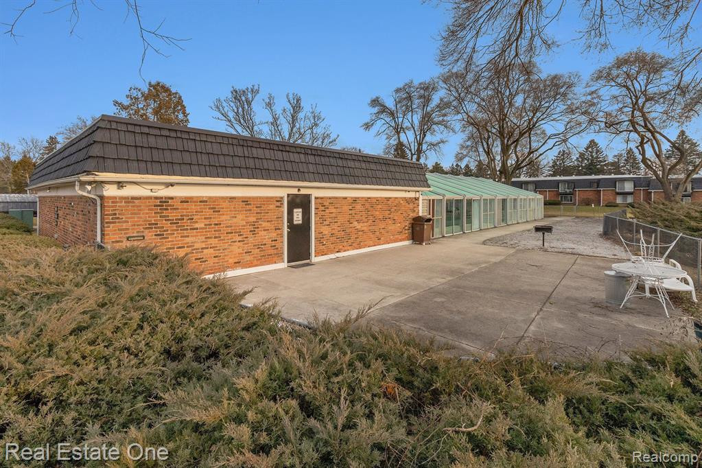 1802 COLONIAL VILLAGE Way, 1, Waterford, MI 48328 — Photo 25