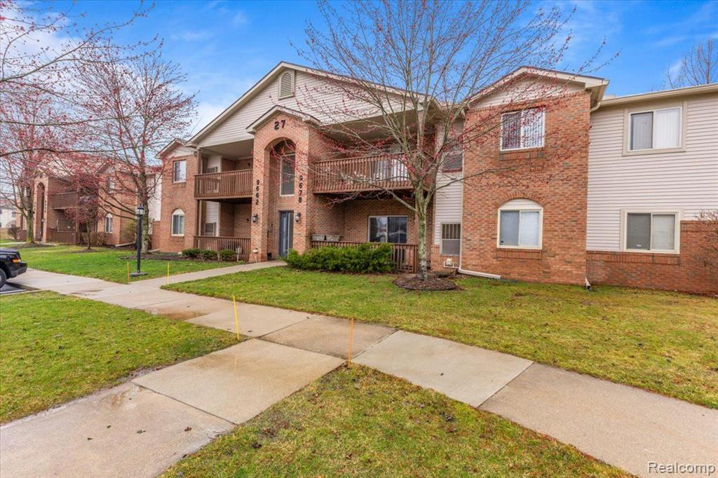 9678 SAWGRASS Court, 5, Belleville, MI 48111 — Photo 19