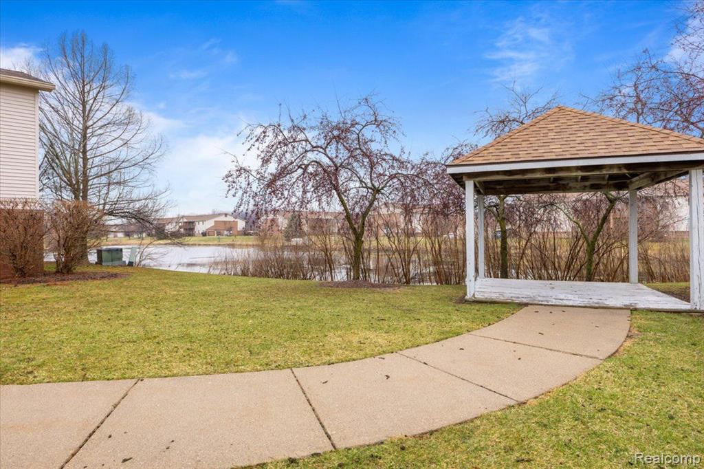 9678 SAWGRASS Court, 5, Belleville, MI 48111 — Photo 21
