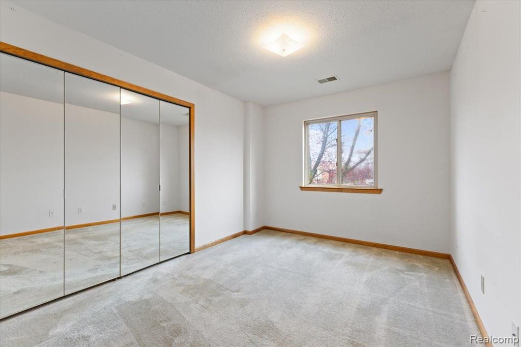 9678 SAWGRASS Court, 5, Belleville, MI 48111 — Photo 12