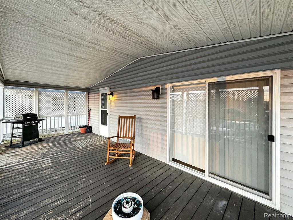 9212 GREENTREE Drive, Newport, MI 48166 — Photo 5