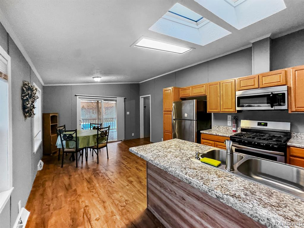 9212 GREENTREE Drive, Newport, MI 48166 — Photo 11
