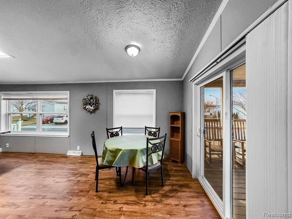 9212 GREENTREE Drive, Newport, MI 48166 — Photo 15