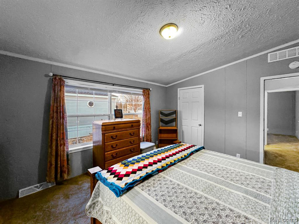 9212 GREENTREE Drive, Newport, MI 48166 — Photo 18