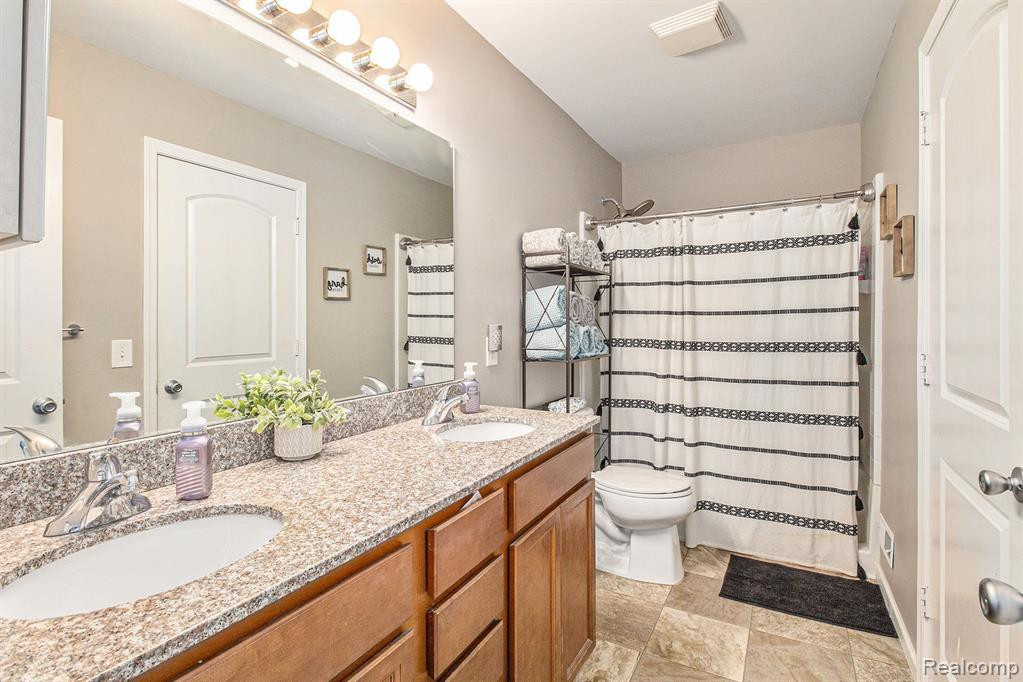 3739 AMBER OAKS Drive, Howell, MI 48855 — Photo 10