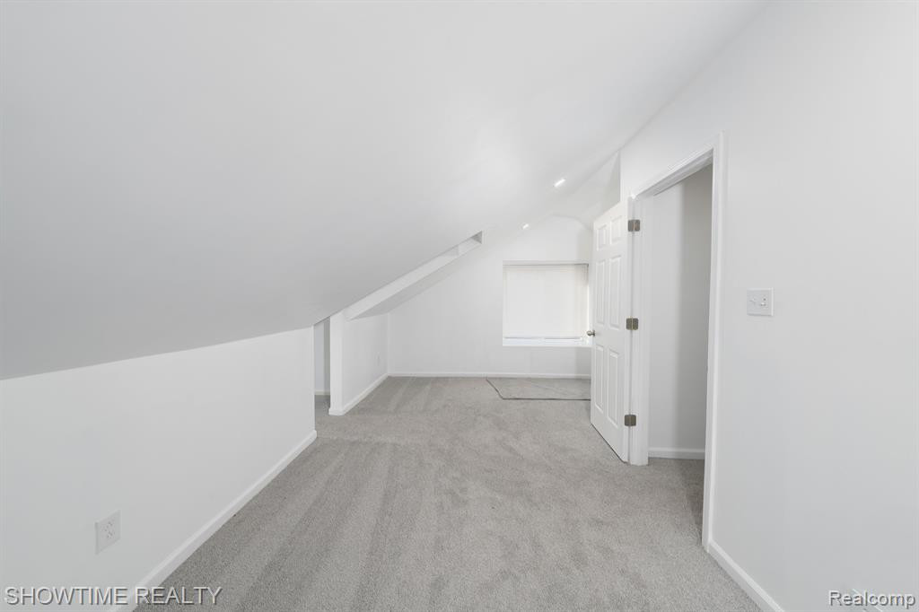 9569 MANSFIELD Street, Detroit, MI 48227 — Photo 10