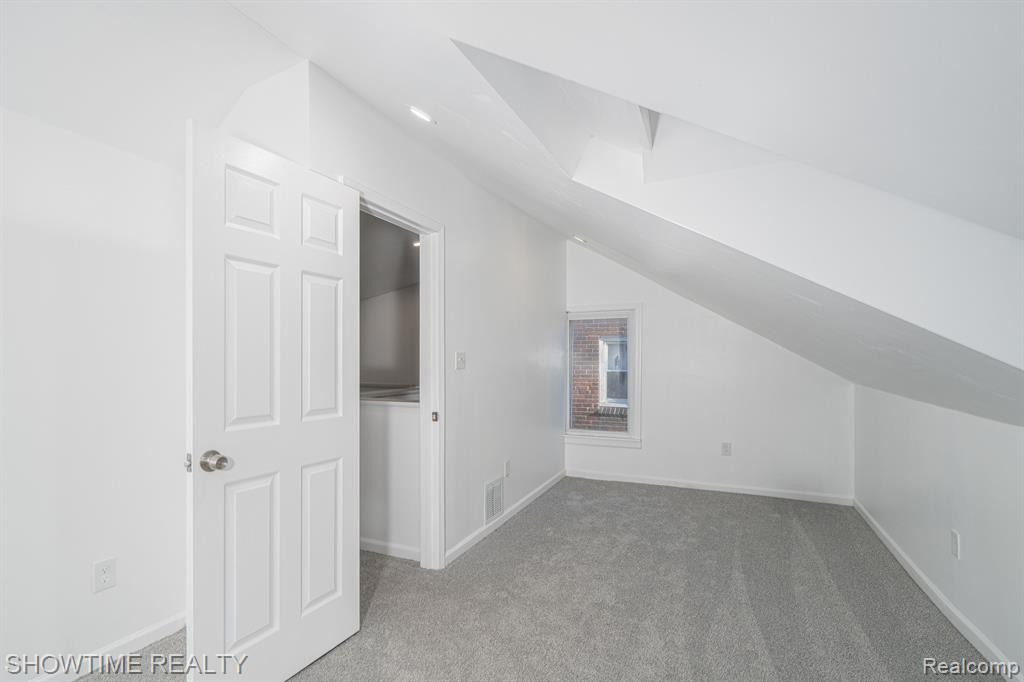 9569 MANSFIELD Street, Detroit, MI 48227 — Photo 13