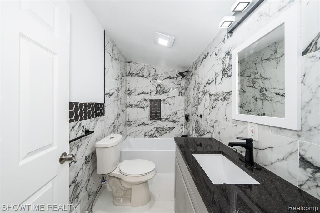 9569 MANSFIELD Street, Detroit, MI 48227 — Photo 14