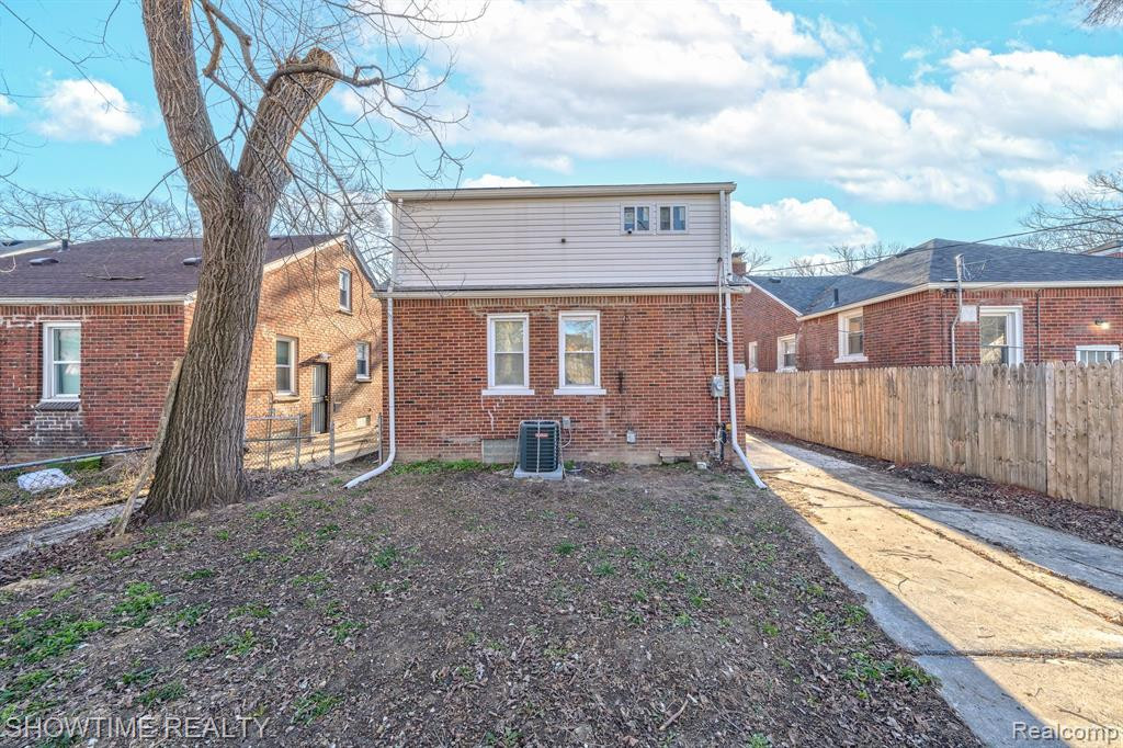 9569 MANSFIELD Street, Detroit, MI 48227 — Photo 20