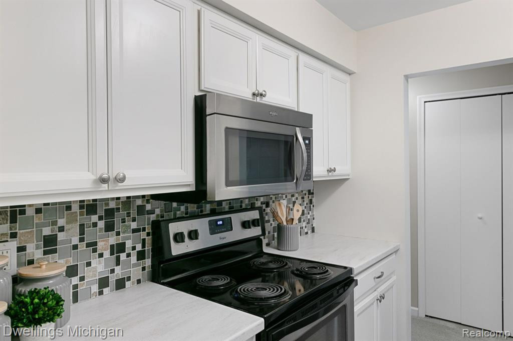 2100 FORT Street, H-6, Trenton, MI 48183 — Photo 5