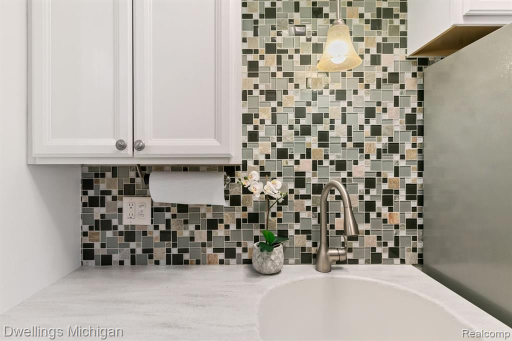 2100 FORT Street, H-6, Trenton, MI 48183 — Photo 21