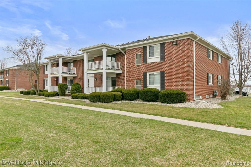 2100 FORT Street, H-6, Trenton, MI 48183 — Photo 27