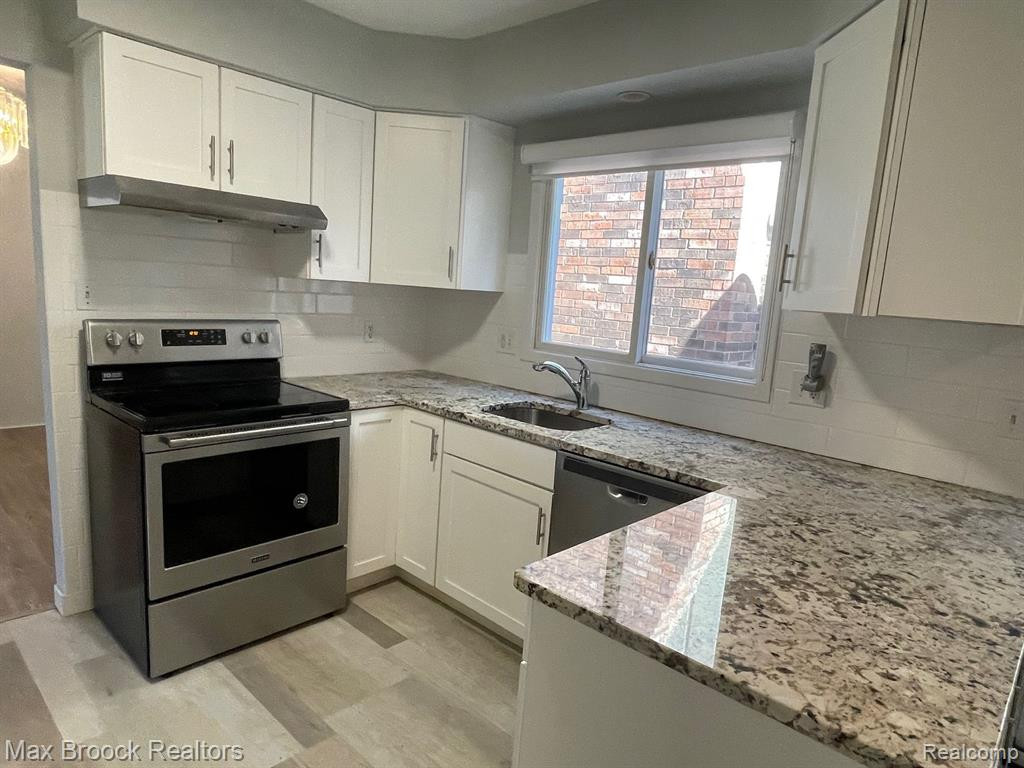 4090 JUSTIN Court, Bloomfield Hills, MI 48302 — Photo 4