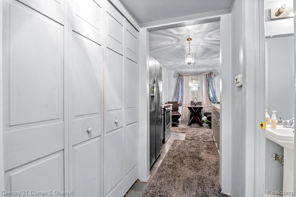 26692 FARMBROOK VILLA Drive, Southfield, MI 48034 — Photo 10