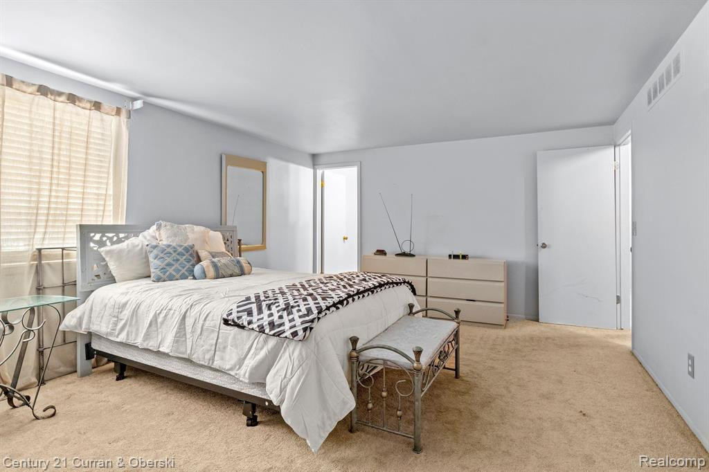 26692 FARMBROOK VILLA Drive, Southfield, MI 48034 — Photo 11