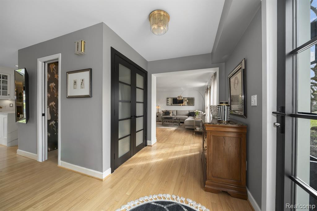 6689 CATHEDRAL Drive, Bloomfield Hills, MI 48301 — Photo 3