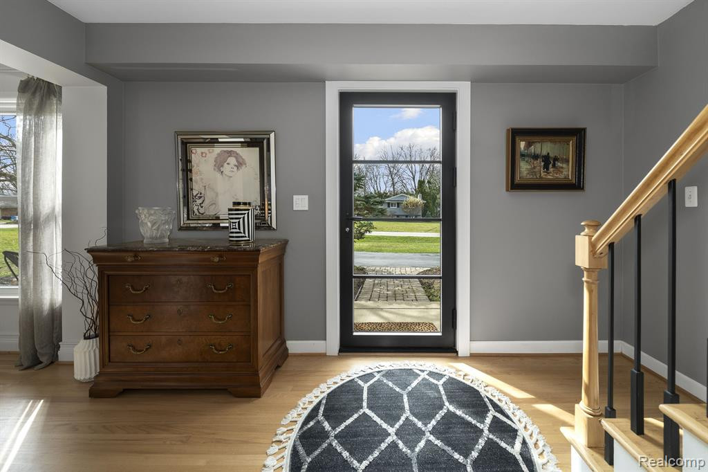 6689 CATHEDRAL Drive, Bloomfield Hills, MI 48301 — Photo 4