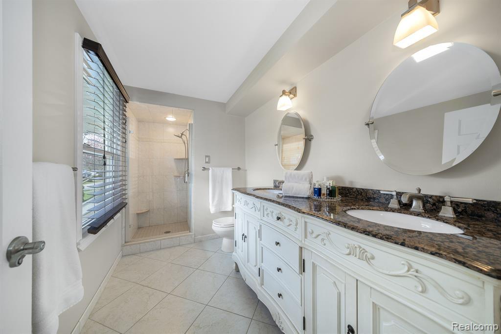 6689 CATHEDRAL Drive, Bloomfield Hills, MI 48301 — Photo 17
