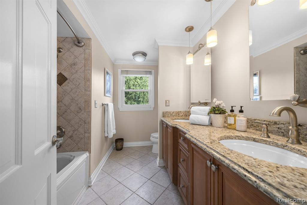 6689 CATHEDRAL Drive, Bloomfield Hills, MI 48301 — Photo 21